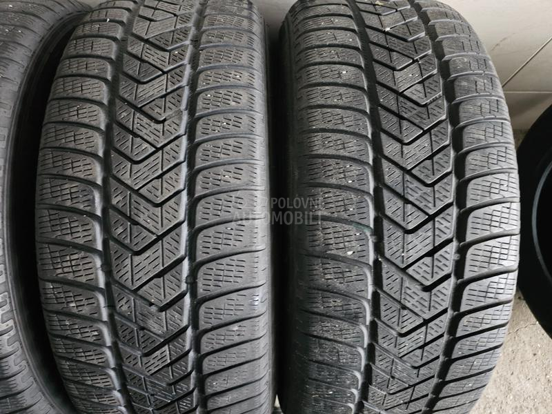 Pirelli 235/60 R18 Zimska