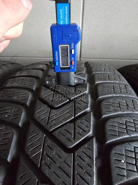 Pirelli 235/60 R18 Zimska