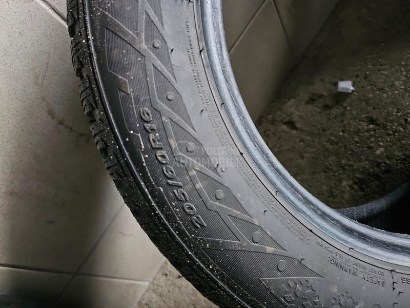Nexen 205/60 R16 Zimska
