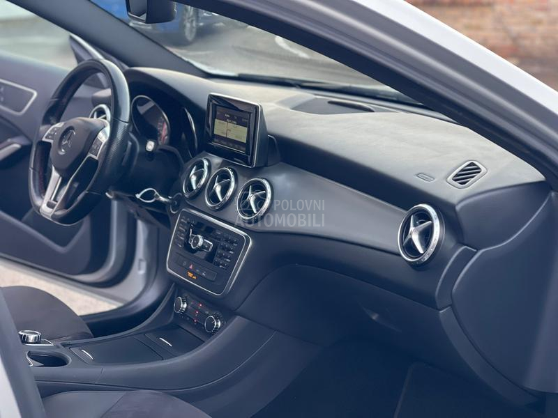 Mercedes Benz GLA 200 A M G  F U L L