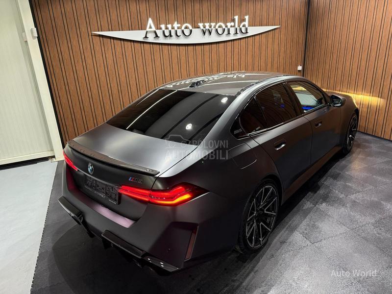 BMW M5 