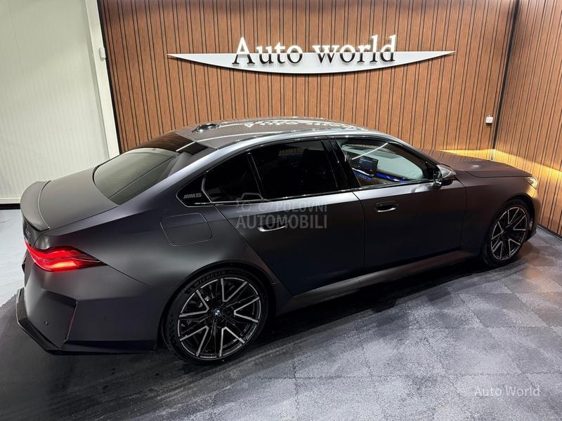 BMW M5 