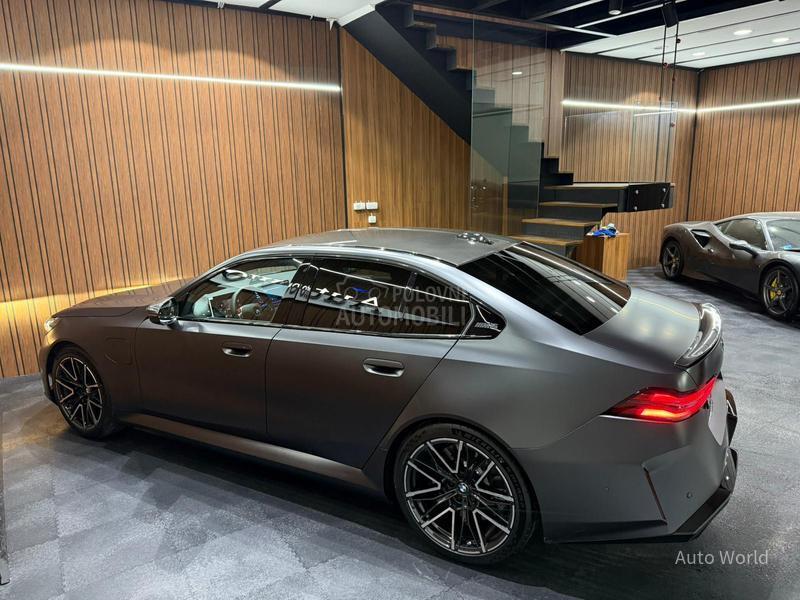 BMW M5 