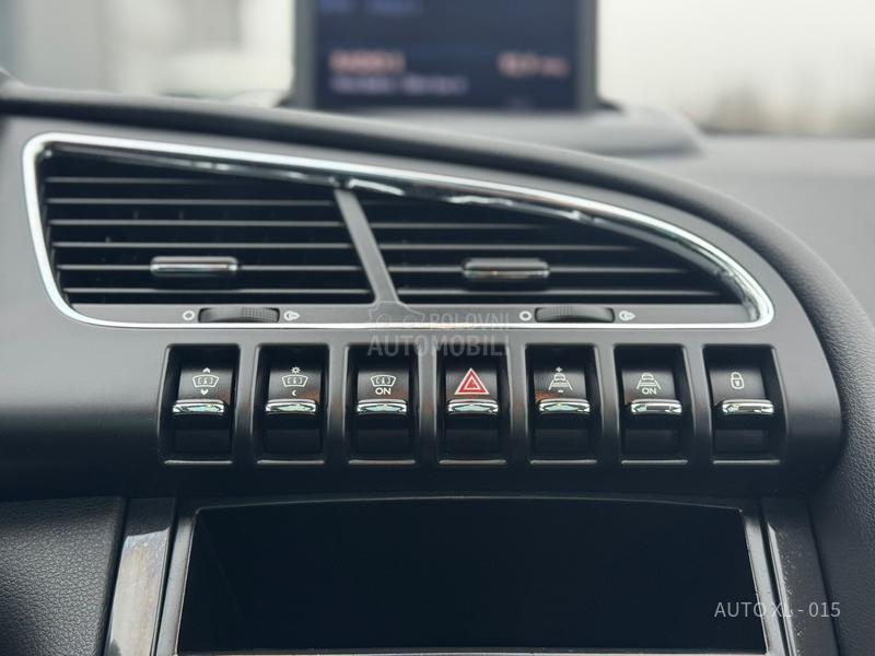Peugeot 3008 2.0 HDI // ALLURE