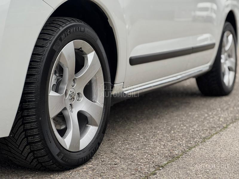 Peugeot 3008 2.0 HDI // ALLURE