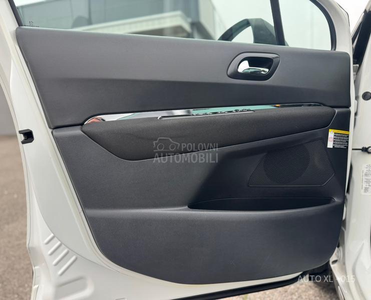 Peugeot 3008 2.0 HDI // ALLURE