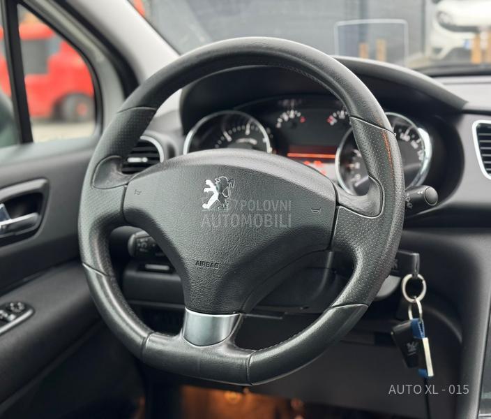Peugeot 3008 2.0 HDI // ALLURE