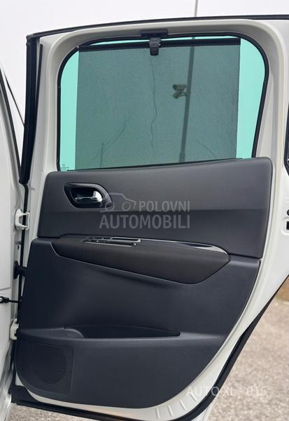 Peugeot 3008 2.0 HDI // ALLURE