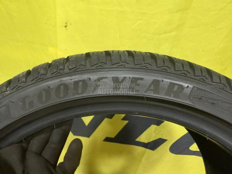 Goodyear 225/40 R18 Zimska
