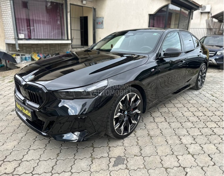 BMW 520 M ProPano Iconic HK