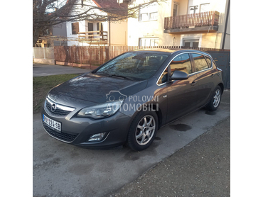 Opel Astra J 1.6 TURBO