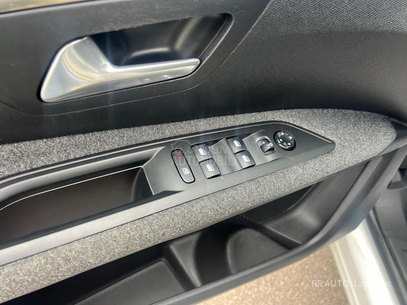 Peugeot 3008 1.6 HDI ALLURE