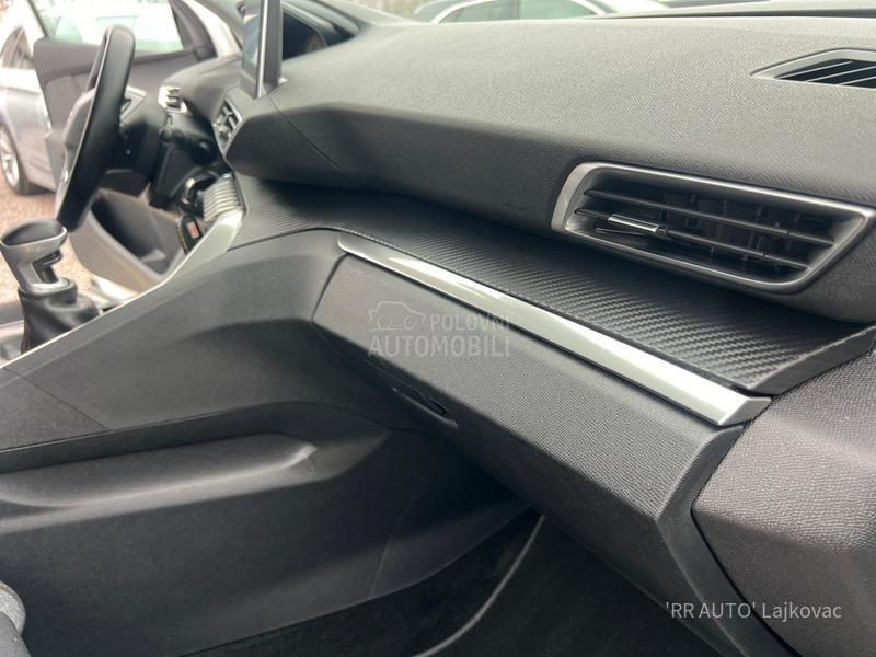 Peugeot 3008 1.6 HDI ALLURE