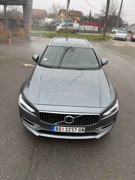 Volvo V90 
