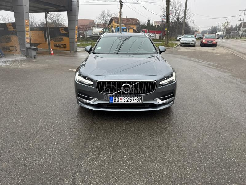 Volvo V90 