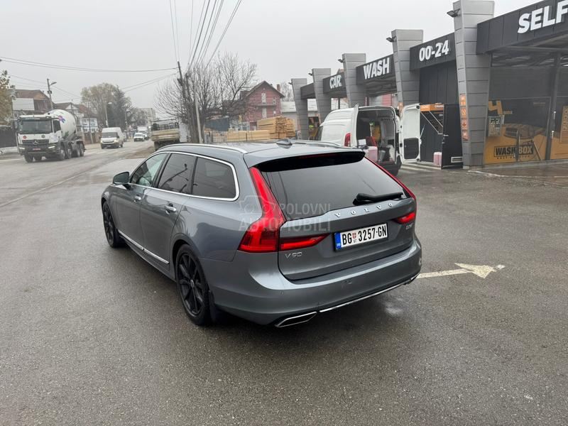 Volvo V90 