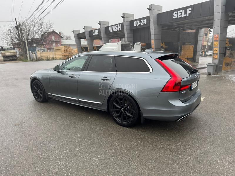 Volvo V90 