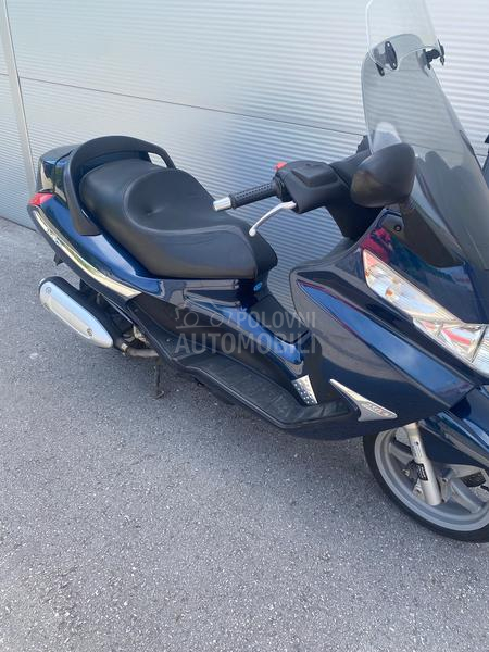Piaggio x8