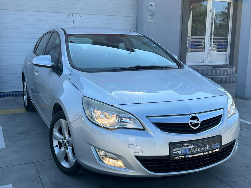 Opel Astra J 1.6b ENJOY
