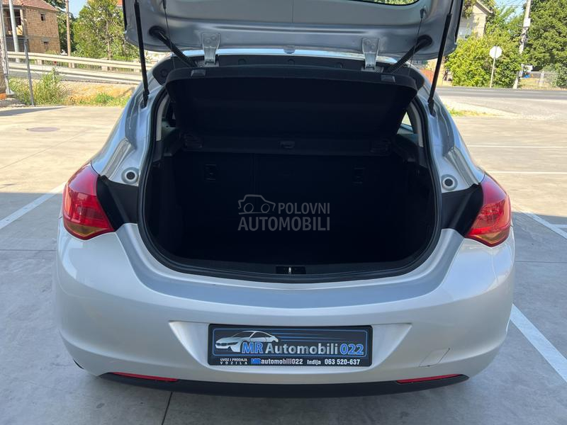 Opel Astra J 1.6b ENJOY