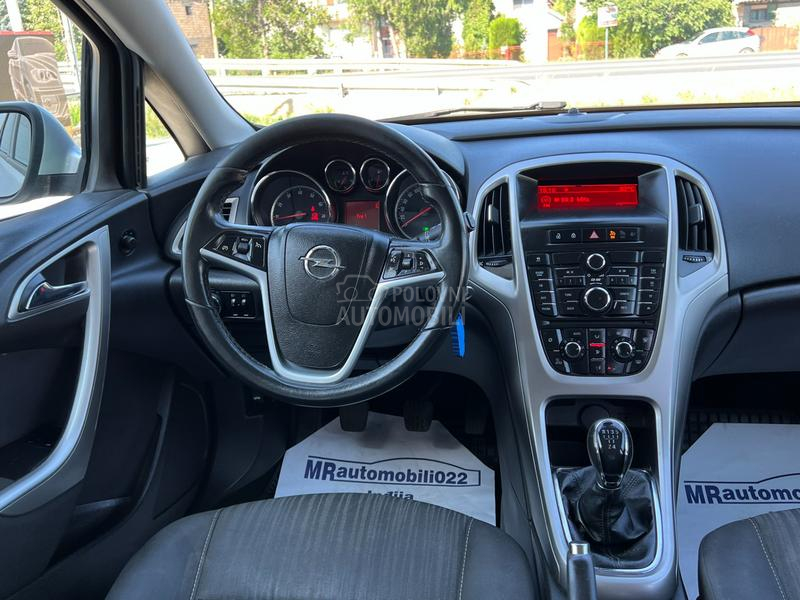 Opel Astra J 1.6b ENJOY