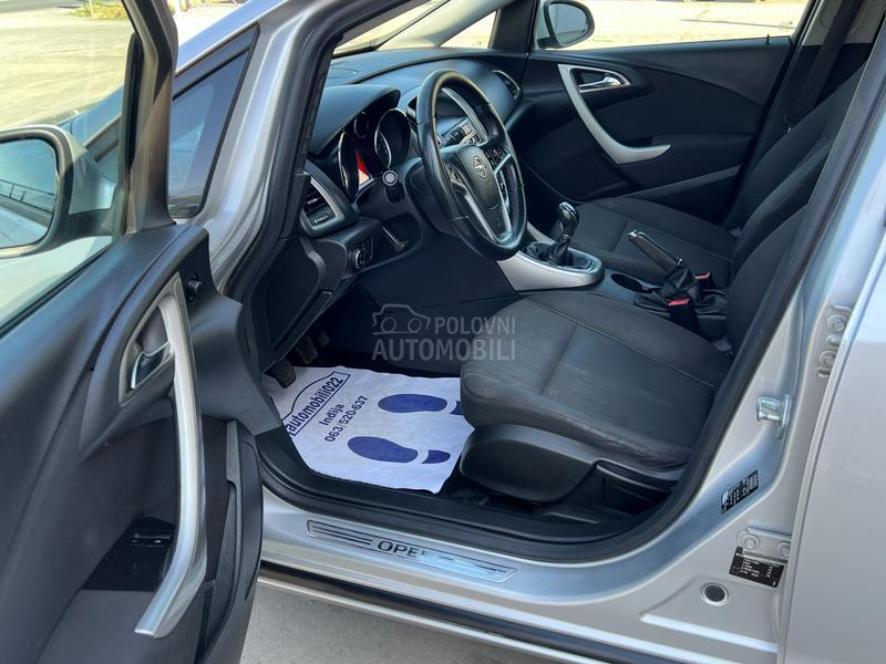 Opel Astra J 1.6b ENJOY