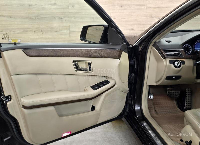 Mercedes Benz E 220 cdi ELEGANCE