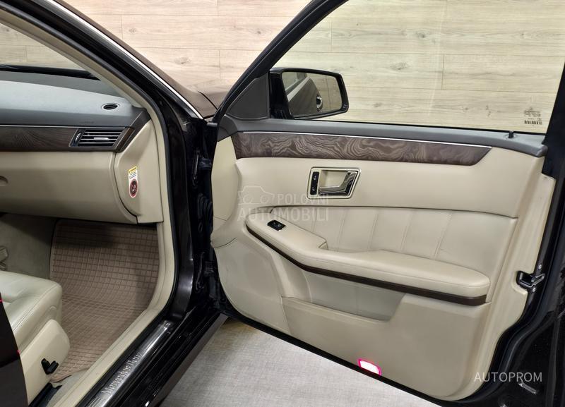 Mercedes Benz E 220 cdi ELEGANCE