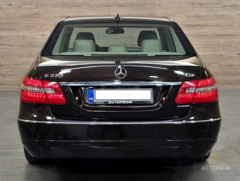 Mercedes Benz E 220 cdi ELEGANCE