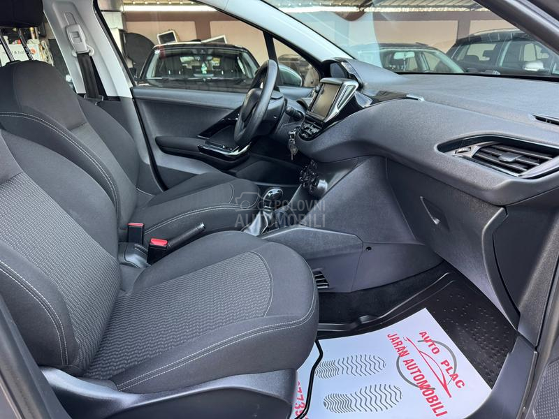 Peugeot 208 1.2 ALLURE