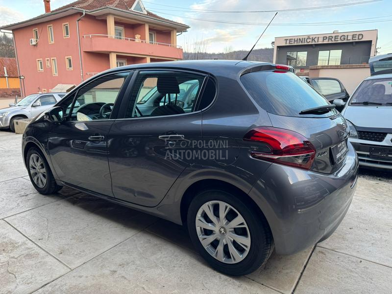 Peugeot 208 1.2 ALLURE