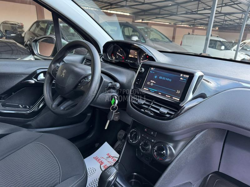 Peugeot 208 1.2 ALLURE
