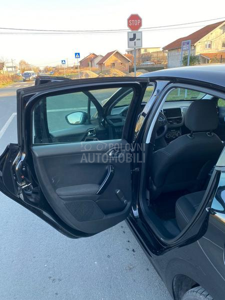 Peugeot 208 1.2