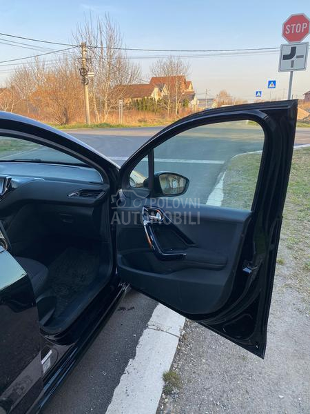Peugeot 208 1.2