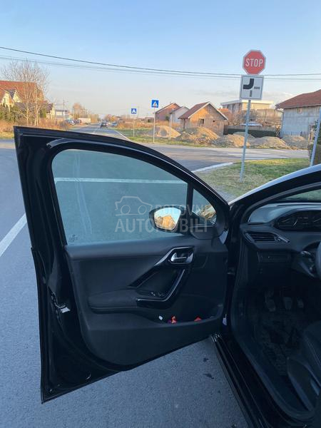 Peugeot 208 1.2