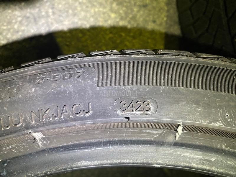 Westlake 245/45 R19 Zimska