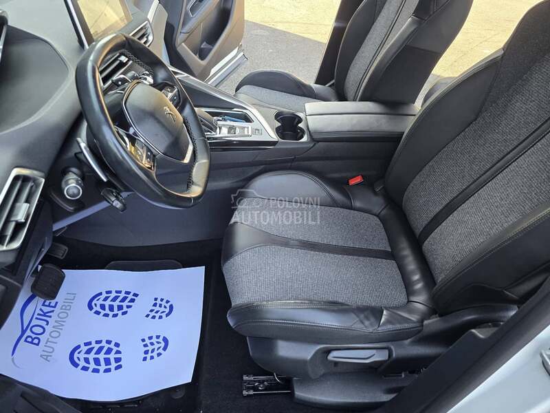 Peugeot 3008 1.5HDI ALLURE