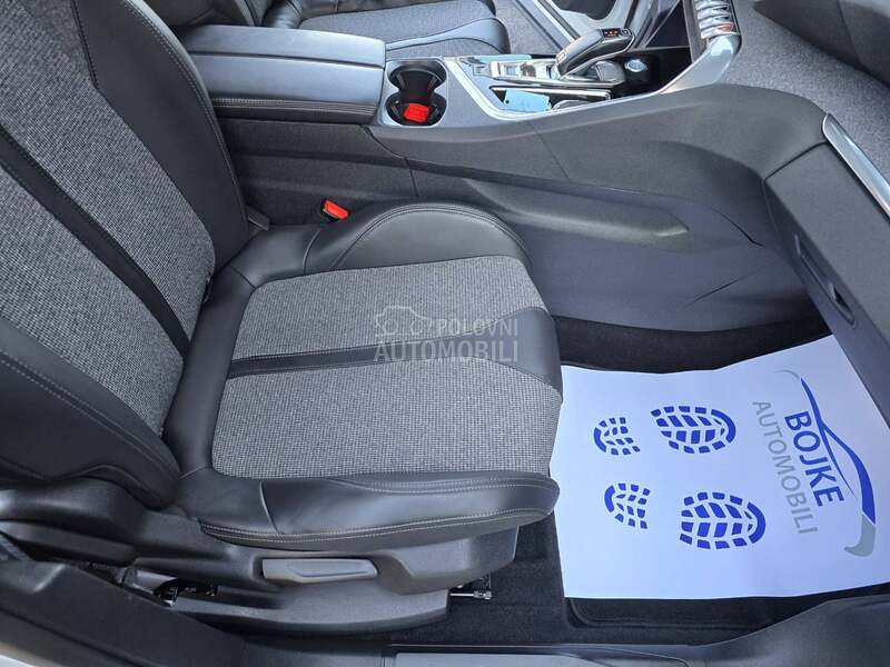 Peugeot 3008 1.5HDI ALLURE