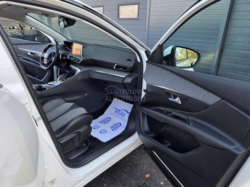 Peugeot 3008 1.5HDI ALLURE