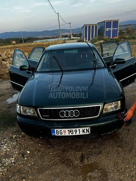 Audi A8 quattro