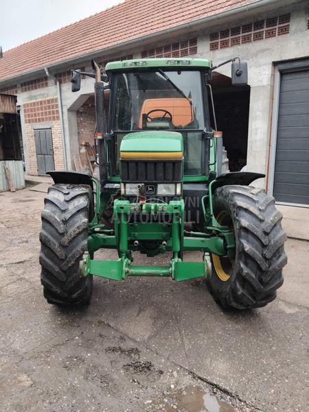John Deere 6800