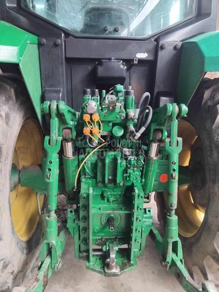 John Deere 6800