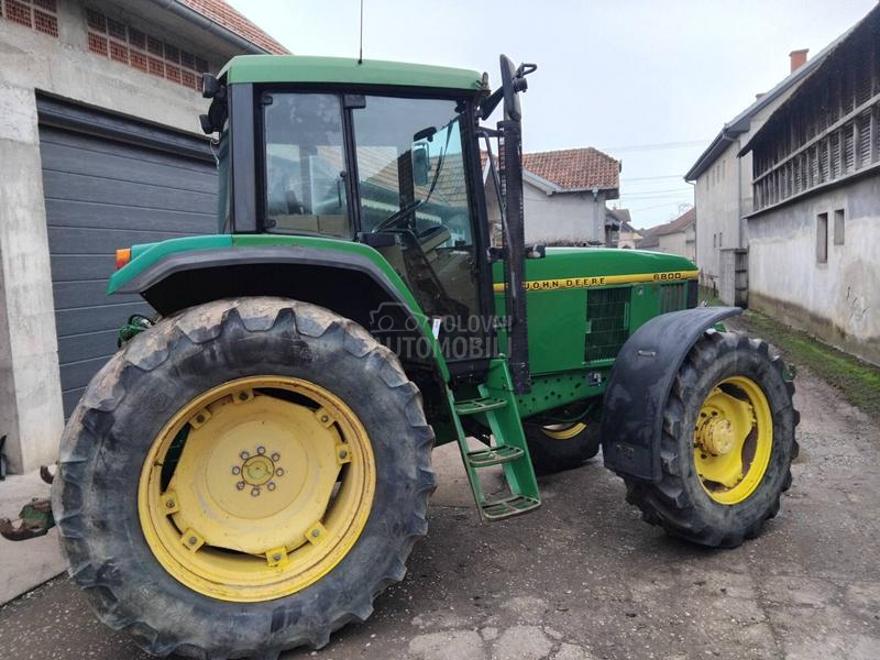 John Deere 6800