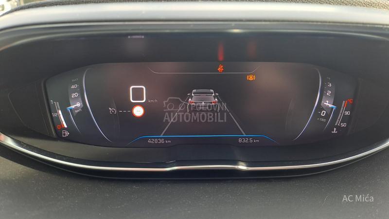 Peugeot 3008 1.2NAV ALU KAM 42000
