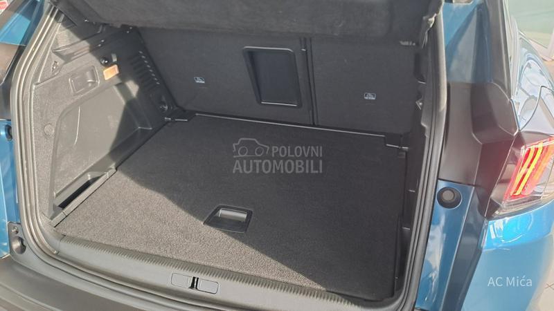 Peugeot 3008 1.2NAV ALU KAM 42000