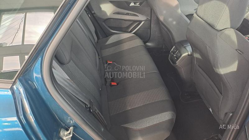 Peugeot 3008 1.2NAV ALU KAM 42000