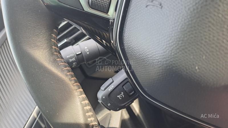 Peugeot 3008 1.2NAV ALU KAM 42000