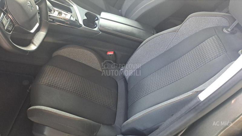 Peugeot 3008 1.5 BLU NAV ALU 8 MM