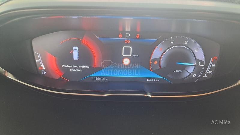 Peugeot 3008 1.5 BLU NAV ALU 8 MM