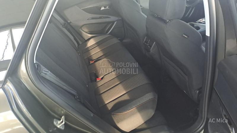 Peugeot 3008 1.5 BLU NAV ALU 8 MM